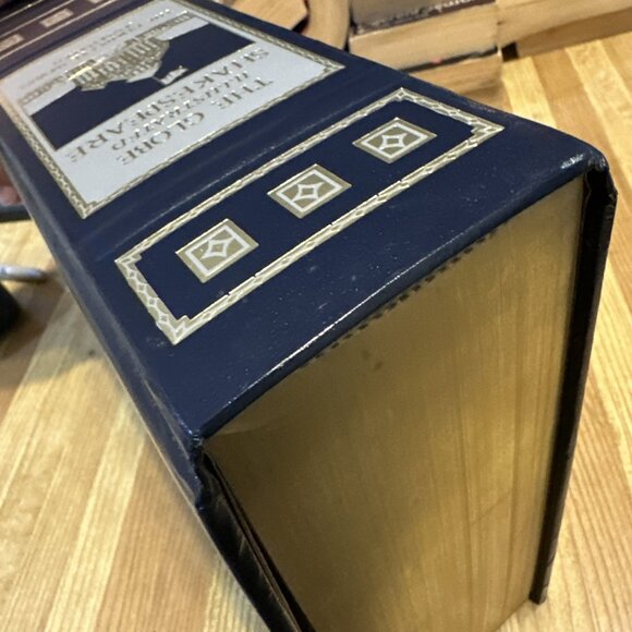 The Globe Illustrated Shakespeare Complete Works Annotated Leather Gilt 1986 - Picture 10 of 16